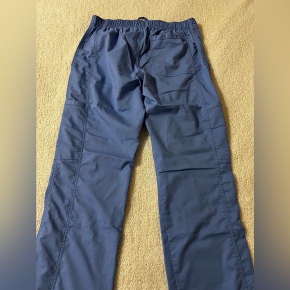 Light blue Scrub Set - Picture 3 of 4